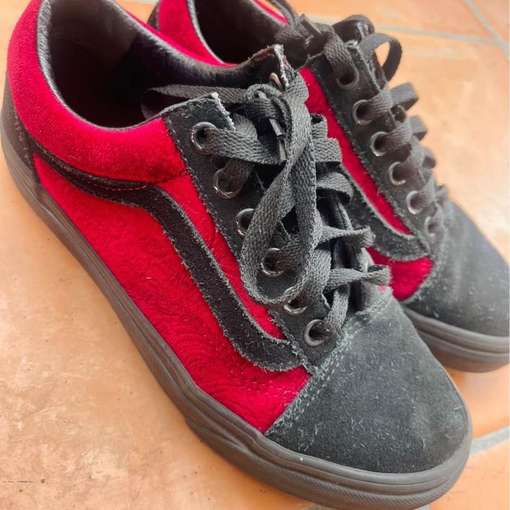 Vans Red velvet and Black suede  Athletic lace up Shoes women’s size 5/boys 3.5